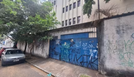GALPÃO COM 300 M2 DE AREA UTIL E 420 DE AREA TOTAL FL26