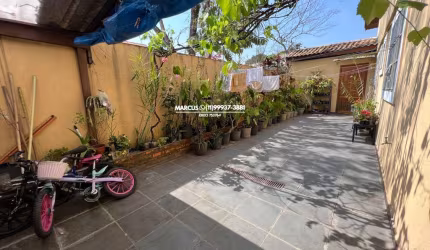 Sobrado no conjunto habitacional do Butantã c/ 3 suítes, 3 vagas, quintal. FL23