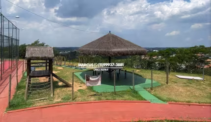Casa em cotia, NOVA, dentro de condomínio fechado com 3 quartos; 1 suíte, 2 vagas. FL23
