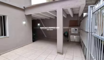 Sobrado na Vila Sônia com 3 quartos, sendo uma suíte, quintal, 3 vagas de garagem. FL23