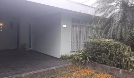 Casa Térrea, 4 dorms, 1 suíte, sala ampla, quintal, 4 vagas - FL51