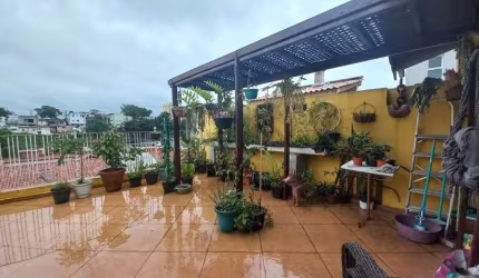 Sobrado Reformado no Butantã com Energia Solar, 280m², 3 Suítes e 2 Vagas Cobertas - FL43