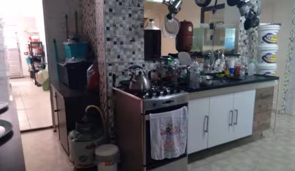 Vila Gomes (Butantã): Sobrado aconchegante com 2 quartos (sendo 1 suíte) e vaga para 2 carros - Próx