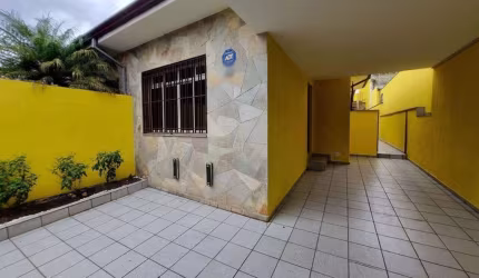 OPORTUNIDADE: Linda Caasa Terrea 2  Quartos 1 ste com 3 Vagas ? FL43