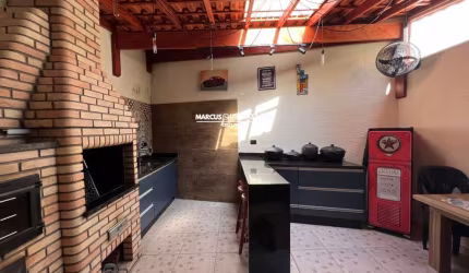 Sobrado no Jd. Bonfiglioli com 3 suítes, 4 vagas de garagem com portão eletrônico. FL23