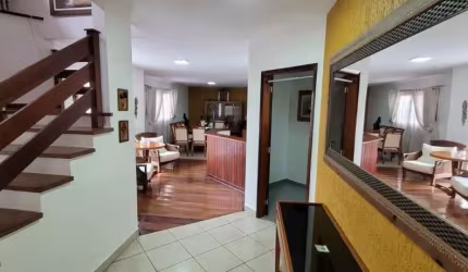VENDA SOBRADO 350m² DE ÁREA ÙTIL, 04 QUARTOS , 02 SUÍTES E 06 VAGAS DE GARAGENS