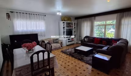 CASA TERREA ISOLADA NO MORRO DO QUEROSENE COM 396M² de TERRENO COM 3 DORMS; SUÍTE, 3 VAGAS. FL23