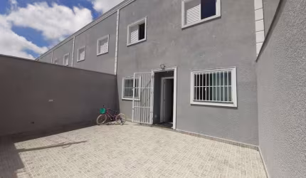 Sobrado semi novo bem localizado FL41