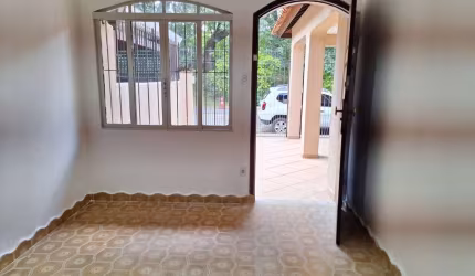 Casa térrea com otima localização FL41