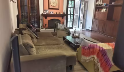 CASA228m², 3 quartos, 2 suítes, e 4 vagas - Jardim Jussara FL15