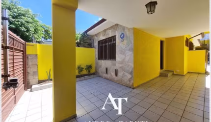CASA TERREA 2 DORMITORIOS COM 3 VAGAS - EDICULA COM 2 QUARTOS