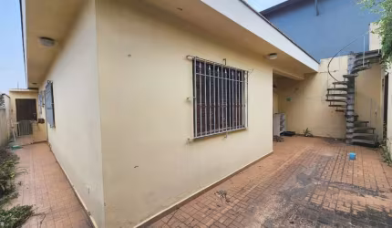 VENDA CASA TÉRREA  180m² 03 QUARTOS 03 VAGAS DE GARAGENS FL38