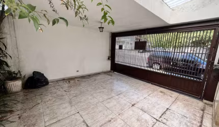 SOBRADO COM 3 DORMITORIOS E EDICULA FL26
