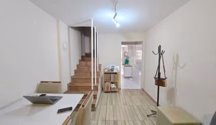 Casa 95m2 Vila Indiana,2 Quartos,1 vaga,edícula com banheiro. FL13