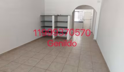 CASA COM QUINTAL 2 QUARTOS EM FRENTE UMA PRACA MARAVILHOSA FÁCIL ACESSO AO METRO ACEITA PETFL55