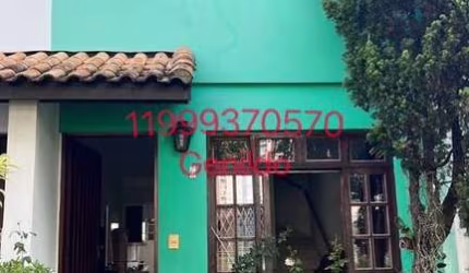 CASA DE CONDOMÍNIO COM 2 VAGAS ARMÁRIOS PLANEJADOS FÁCIL ACESSO AO METRO ACEITA PET FL55