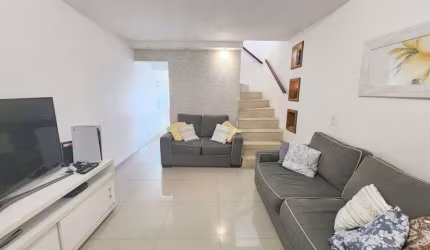 Sobrado com 2 Quartos e 1 banheiro à Venda, 122 m² VENDA - FL38