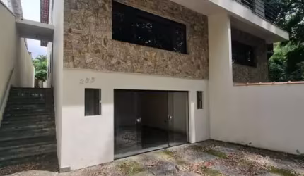 Casa 2 suítes, 2 vagas , 5 banheiros - FL35