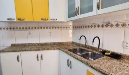 CASA ASSOBRADADA VILA UNIVERSITARIA - 4 DORMITORIOS (2 SUITES) COM 3 VAGAS - FL38