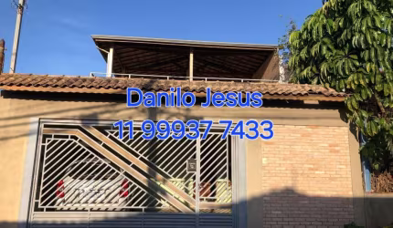 Casa com 4 dormitórios, 2 vagas e salão de festas. FL51