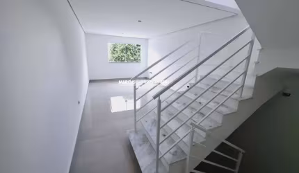Casa nova no Bela Vista Osasco com 3 suítes, 4 vagas. FL23