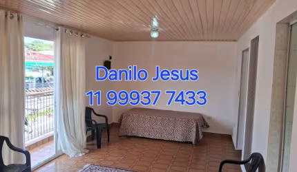 Casa com 4 dormitórios sendo 3 suítes, mobiliado. FL51