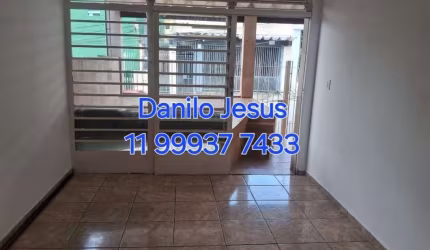 Casa com 2 dormitórios, 2 banheiros e 2 vagas próximo a USP. FL51