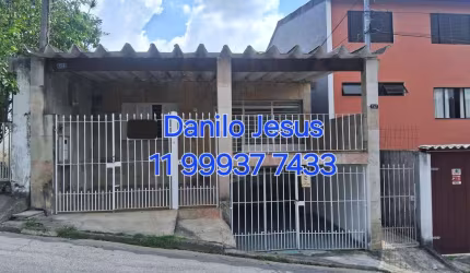 Casa com 2 dormitórios, 2 banheiros e 2 vagas
