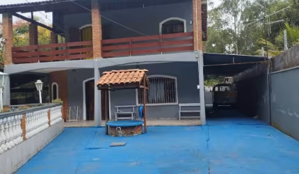 Casa para alugar com 3 quartos e piscina na Granja Viana FL05