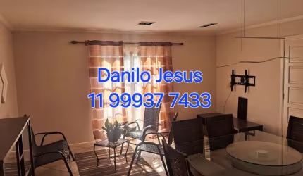 Casa mobiliada com 3 dormitórios, 2 vagas, 4 banheiros e quintal. FL51