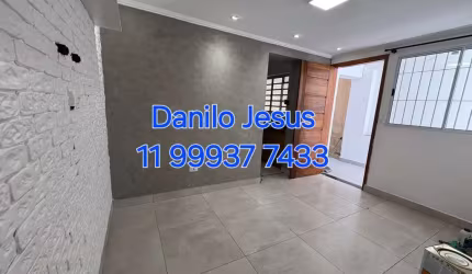 Casa com 2 dormitórios, 2 banheiros e 1 vaga. FL51
