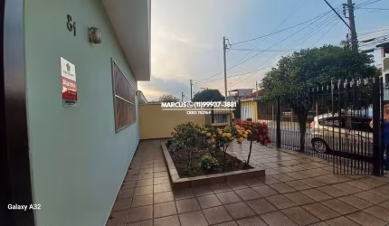 Casa Térrea Ampla e Confortável ? 4 Quartos, Quintal e 3 Vagas. FL23