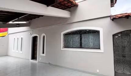 CASA 3 QUARTOS COM AR CONDICIONADO AREA GOURMET ACEITA PET FL48