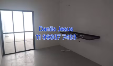 Casa com 3 dormitórios sendo uma suíte,  2 vagas. FL51