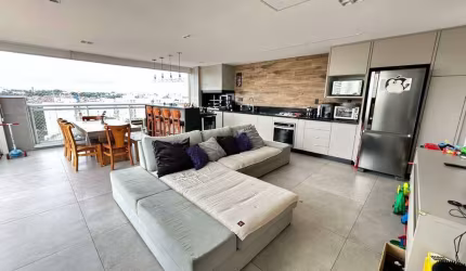 Cobertura com Piscina, 234 metros, 3 dormitórios, 3 vagas FL34