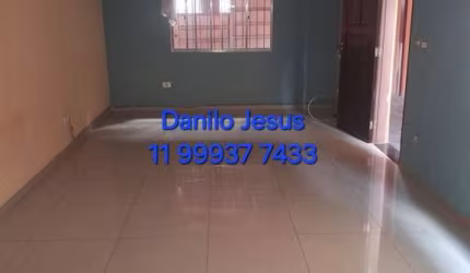 Casa com 3 dormitórios,1 suíte, 2 vagas e churrasqueira. FL51
