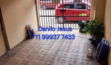 Casa com 2 dormitórios e 1 vaga de garagem. FL51