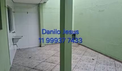 Casa com 2 dormitórios, 1 banheiro e quintal compartilhado.... FL51