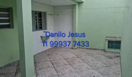 Casa com 2 dormitórios, 1 banheiro e quintal. Entrada compartilhado. FL51