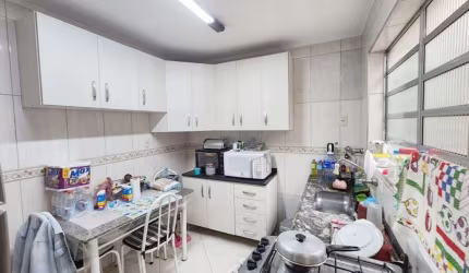 Sobrado com 2 Quartos e 3 banheiros à Venda, 100 m² por R$ 690.000 - FL38