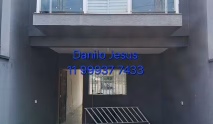 Casa com 2 dormitórios sendo 2 suítes e 2 vagas . FL51