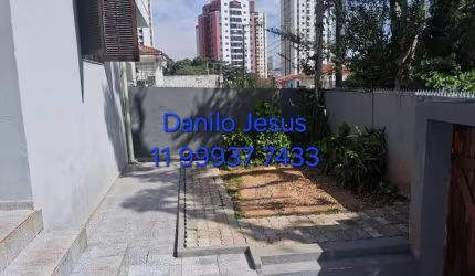 Casa com 2 dormitórios e 1 vaga. FL51