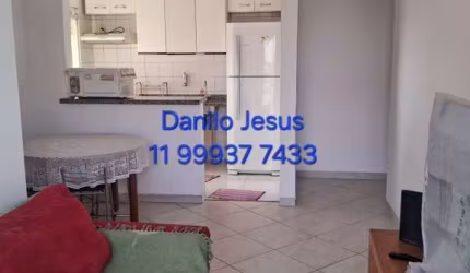 Apartamento com 3 dormitórios, 1 vaga de garagem. FL51