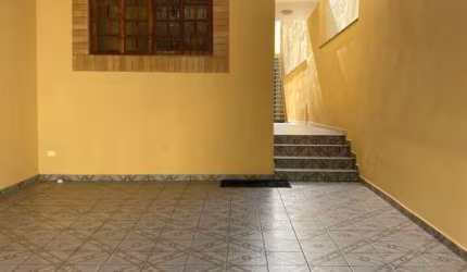 Sobrado 3 dormitórios, 1 suíte , 2 vaga , próx do metro .