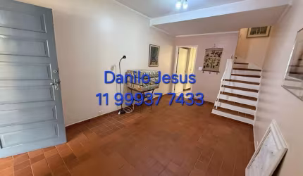 Casa com 2 dormitórios e 2 vagas.  FL51