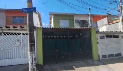SOBRADO COM 3 DORMITORIOS FL26