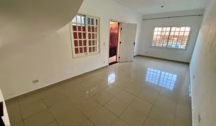 Casa em condomínio fechado no Jardim Bonfiglioli 3 Quartos 1 suíte 2 vagas FL13