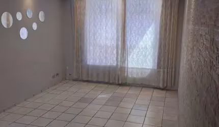 Casa para alugar com 3 quartos e quintal com churrasqueira na região do butantã FL05