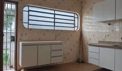 CASA VENDA 300m³  03 DORMITÓRIOS SENDO 01 SUÍTE E DUAS VAGAS DE GARAGENS - FL38