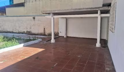 Casa térrea 2 quartos, 4 vagas - FL35